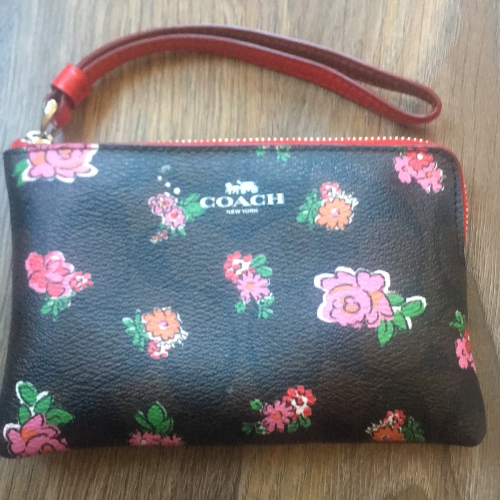 Coach Floral Corner Zip Wristlet